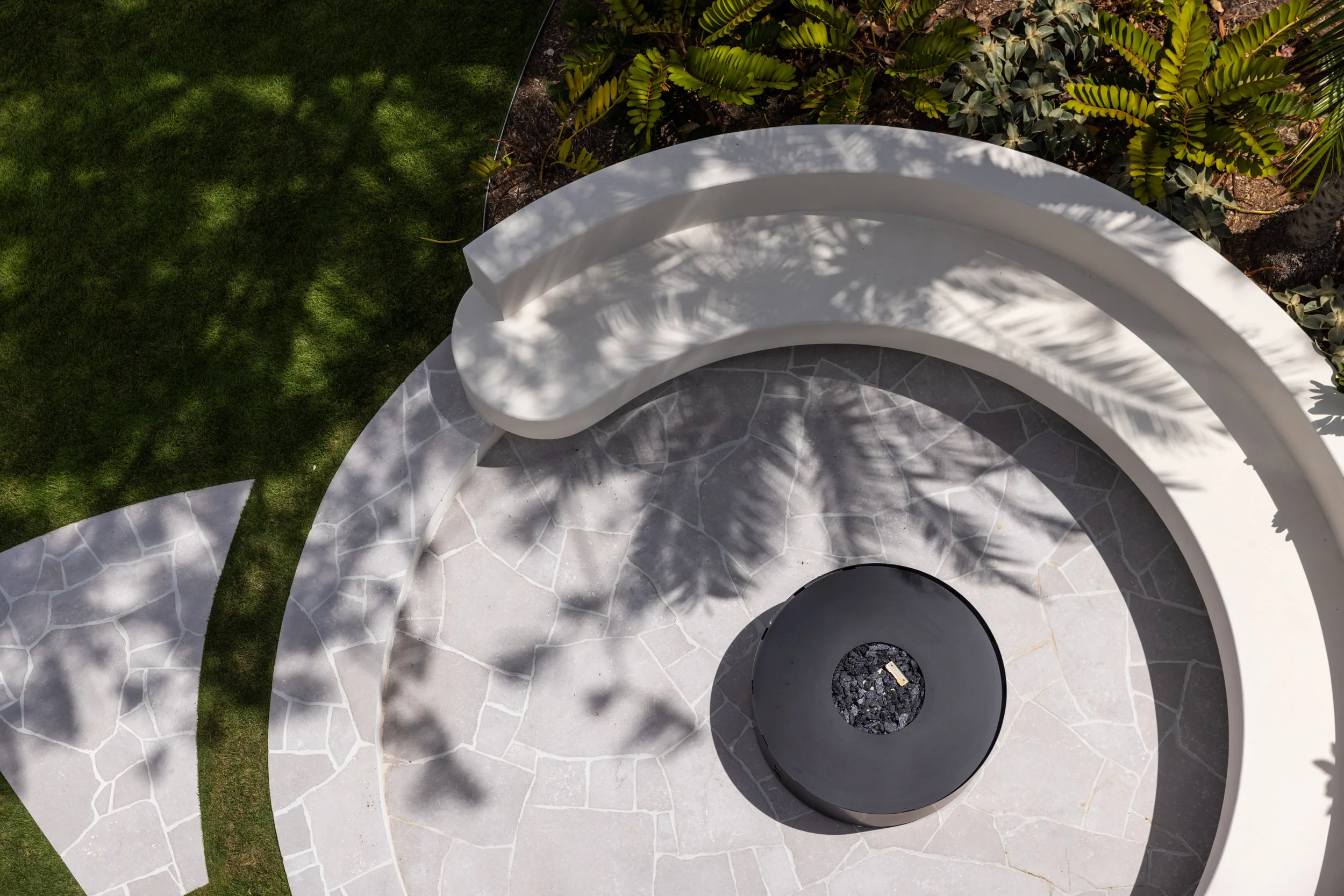 travertine-crazy-paving